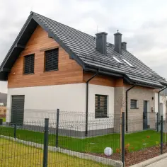 Dach dwuspadowy: charakterystyka, zalety i zastosowanie w Polsce