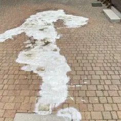 Skuteczne metody usuwania plam z ropy na kostce brukowej - poradnik