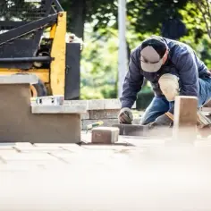 Czym ciąć kostkę brukową: 7 skutecznych metod i narzędzi