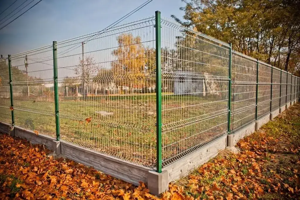 Zdjęcie Jak ogrodzić działkę: 5 skutecznych metod i praktyczne porady