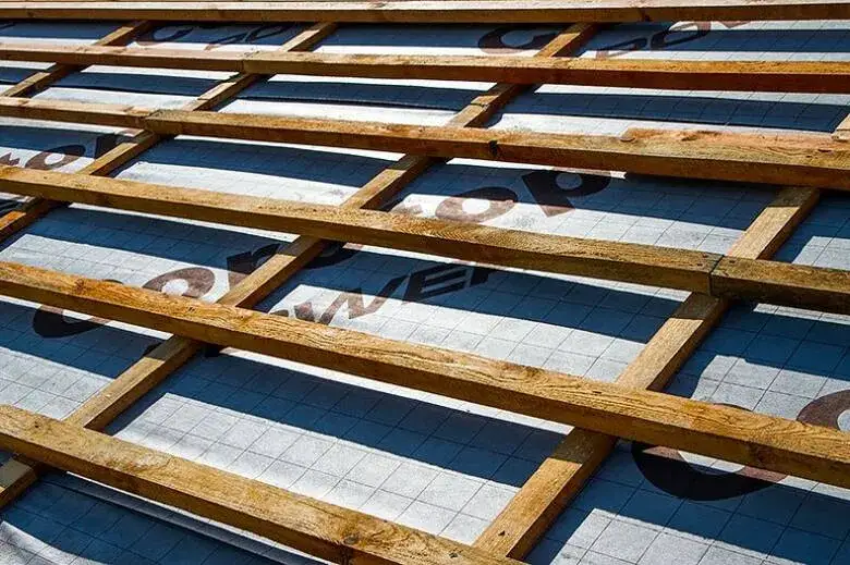 Zdjęcie Jak skutecznie naprawić łaty dach: Praktyczne porady i techniki
